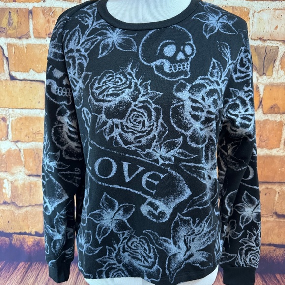 Circle X Skull & Roses Sweater Medium - Picture 1 of 2
